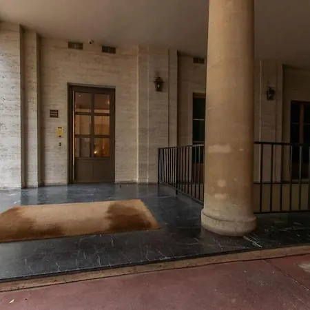 De Luxe Avenue Montaigne Appartement