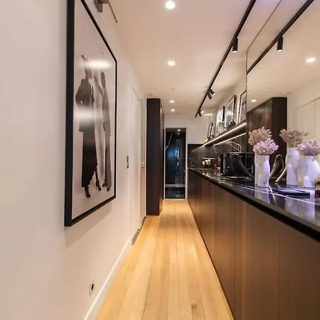 De Luxe Avenue Montaigne Апартаменты Париж