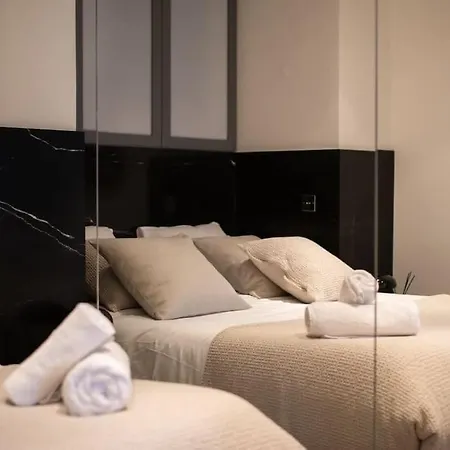 De Luxe Avenue Montaigne Апартаменты