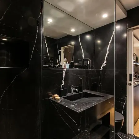 De Luxe Avenue Montaigne * Париж