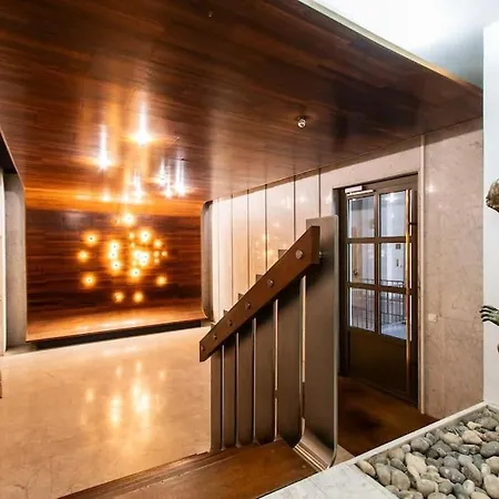 Apartment De Luxe Avenue Montaigne Paris